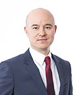 Dr Julian Waung