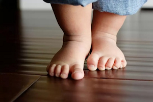 Normal leg and foot shape image