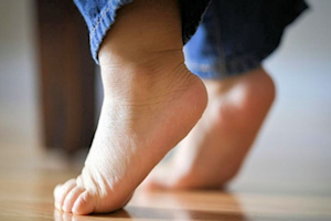 tow walking image